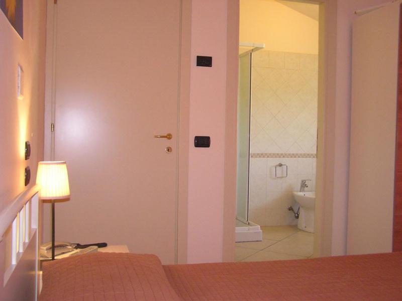 Albergo Le 2 Rose San Severino Marche Room photo